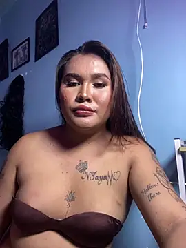 hollynicole online show from June 2026 07:04:02 PM