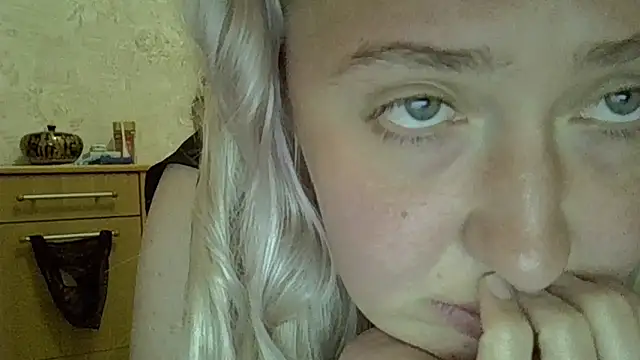 CurvyWild Lady30 online show from May 2026 06:38:01 PM
