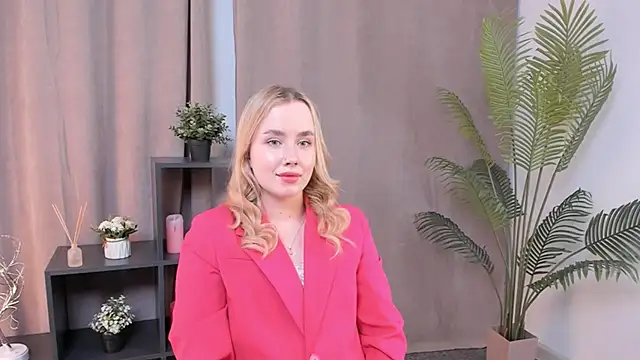 IvetteLabore online show from February 2026 01:18:02 PM