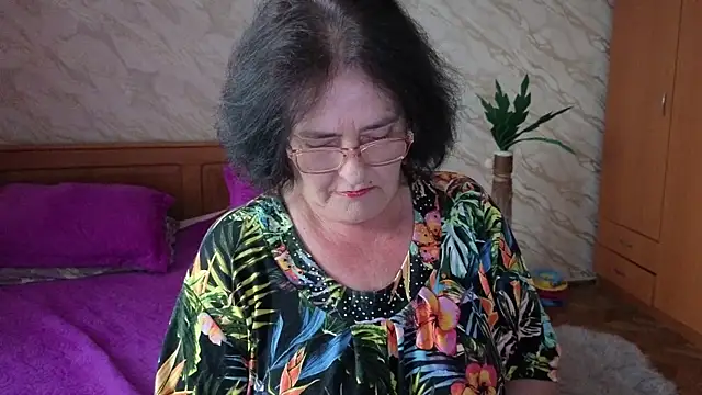 Snapshot of xMaryxAnne chatting on June 2026 01:42:01 PM xMaryxAnne online show from June 2026 01:42:01 PM