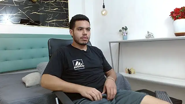 Snapshot of Trevor_Ash chatting on February 2026 03:21:02 AM Trevor Ash online show from February 2026 03:21:02 AM