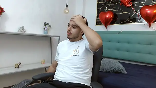 Snapshot of Trevor_Ash chatting on February 2026 03:14:02 AM Trevor Ash online show from February 2026 03:14:02 AM