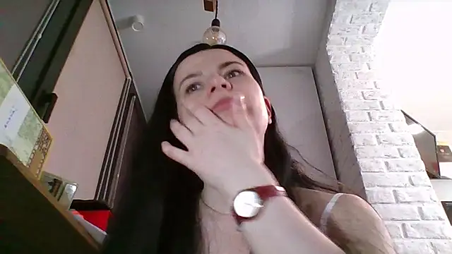 Clover Shine online show from March 2026 05:07:02 PM