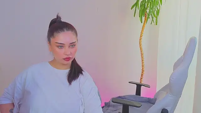 Sofia Plump online show from May 2026 10:09:02 AM