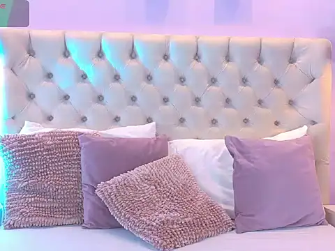 Ema Jackson online show from February 2026 01:20:01 PM