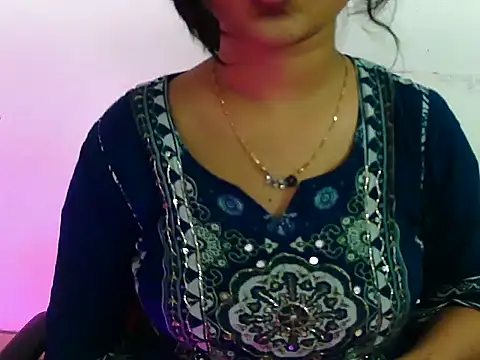 AnshikaBloom98 online show from March 2026 06:24:01 PM