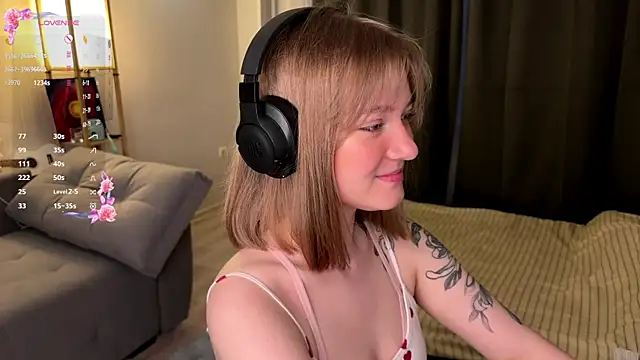 Mirrrra1 online show from May 2026 09:10:02 PM