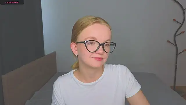 StellaBunny online show from July 2026 04:30:01 AM