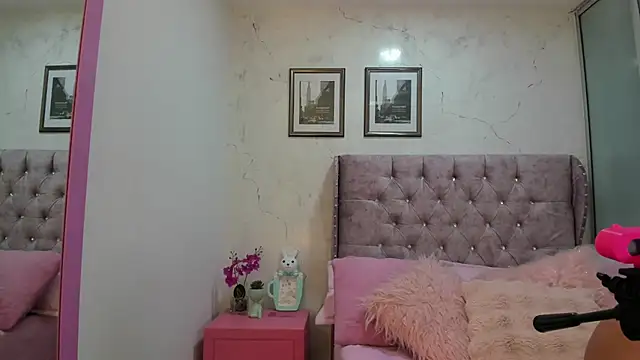 LuciadelaVega online show from February 2026 11:31:02 AM