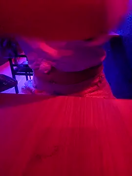 Snapshot of giloirinha5 chatting on April 2026 01:48:01 AM giloirinha5 online show from April 2026 01:48:01 AM