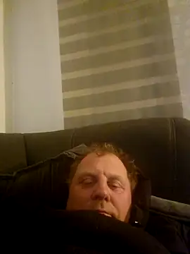 Demik71 online show from February 2026 07:25:02 PM