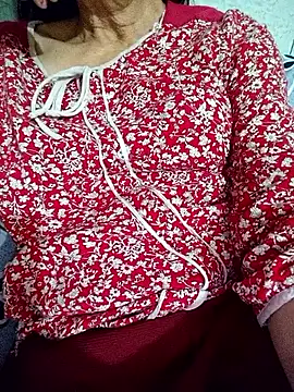 Snapshot of Layla_luvv chatting on February 2026 10:14:02 AM Layla luvv online show from February 2026 10:14:02 AM