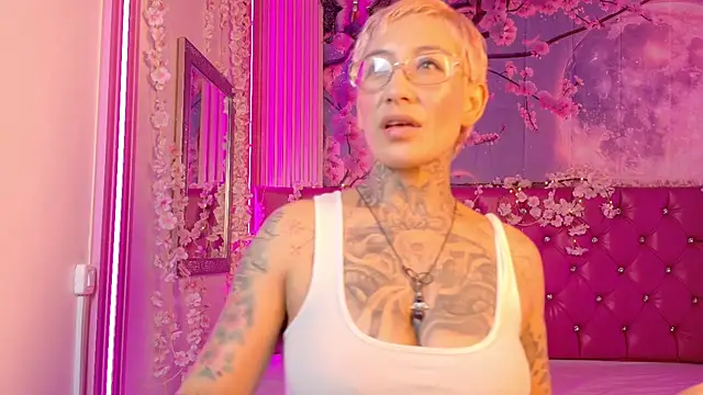 Snapshot of Everlyn_sexx chatting on February 2026 06:09:01 PM Everlyn sexx online show from February 2026 06:09:01 PM