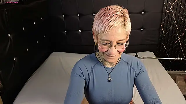 Snapshot of Everlyn_sexx chatting on March 2026 01:14:02 PM Everlyn sexx online show from March 2026 01:14:02 PM