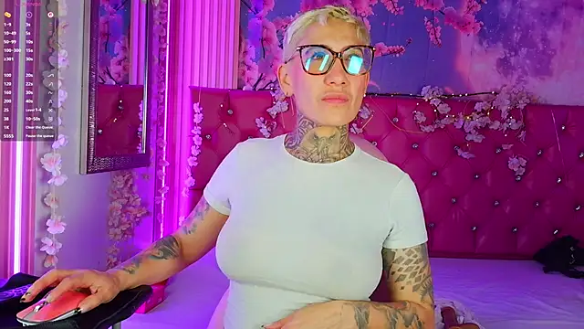 Everlyn sexx online show from May 2026 02:25:01 PM