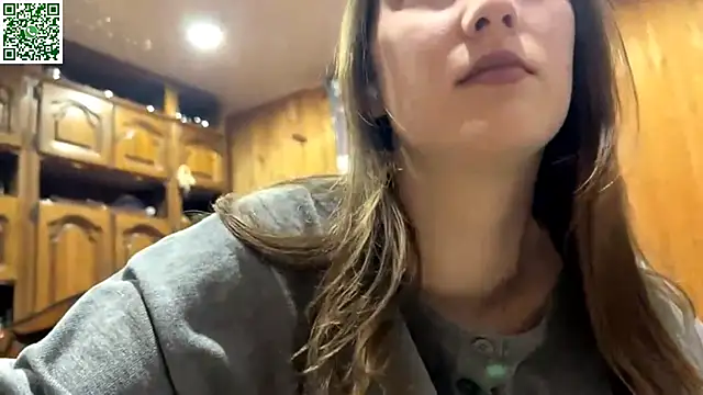 Snapshot of VickieKush chatting on April 2026 04:04:01 AM VickieKush online show from April 2026 04:04:01 AM