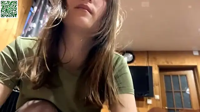 Snapshot of VickieKush chatting on April 2026 04:08:01 PM VickieKush online show from April 2026 04:08:01 PM