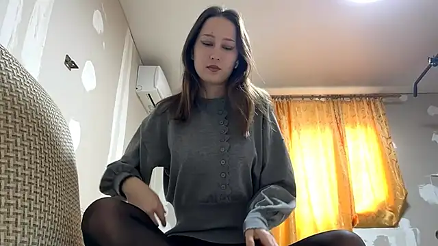 Snapshot of VickieKush chatting on April 2026 04:14:02 AM VickieKush online show from April 2026 04:14:02 AM