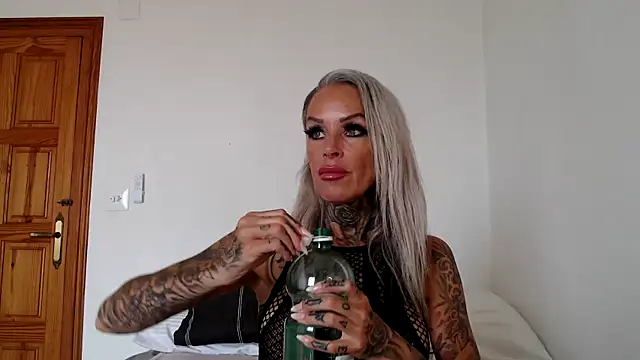 Snapshot of Sophie-Logan-Ink chatting on March 2026 11:39:02 AM Sophie-Logan-Ink online show from March 2026 11:39:02 AM