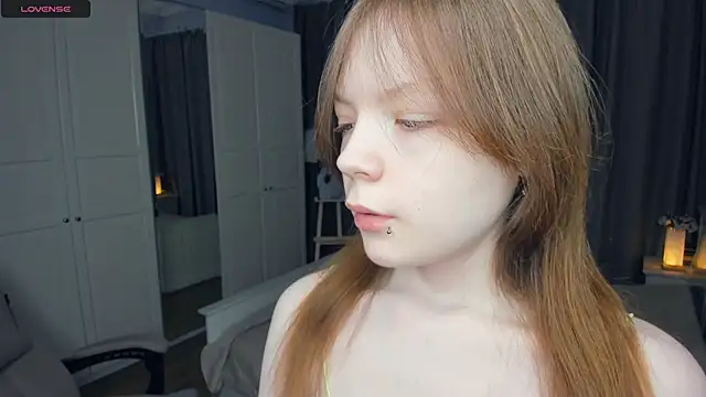 LavenderMitten online show from April 2026 06:03:02 AM