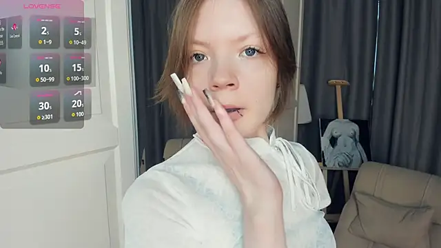 Snapshot of LavenderMitten chatting on May 2026 05:47:01 AM LavenderMitten online show from May 2026 05:47:01 AM