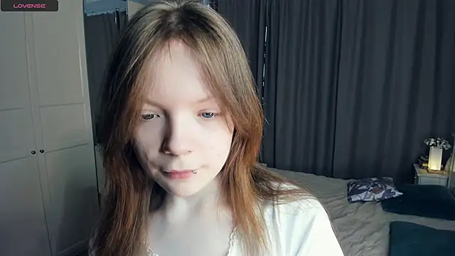 Snapshot of LavenderMitten chatting on May 2026 05:36:01 AM LavenderMitten online show from May 2026 05:36:01 AM