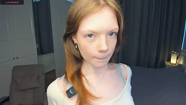 Snapshot of LavenderMitten chatting on July 2026 05:39:01 AM LavenderMitten online show from July 2026 05:39:01 AM