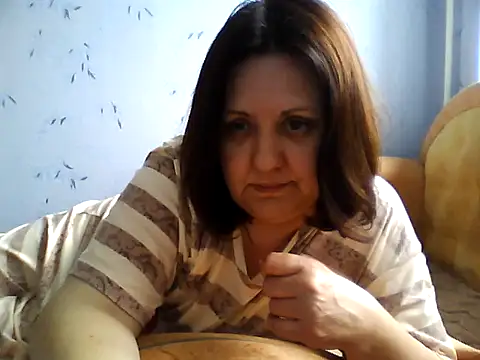 LockyCharm111 online show from May 2026 06:07:01 AM