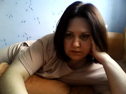 LockyCharm111 online show from May 2026 04:32:02 AM