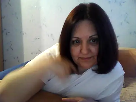LockyCharm111 online show from May 2026 05:54:01 PM