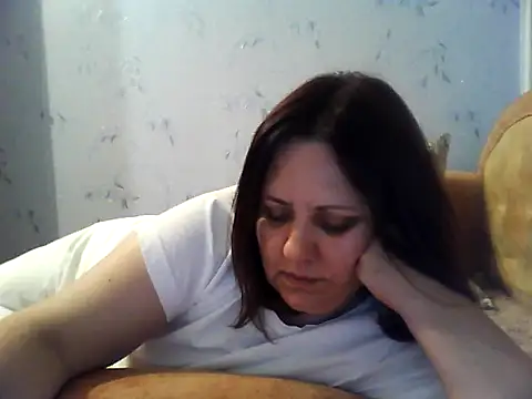 LockyCharm111 online show from May 2026 06:42:02 PM