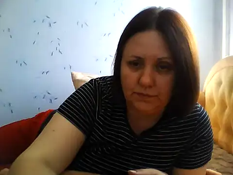 LockyCharm111 online show from July 2026 01:31:01 PM