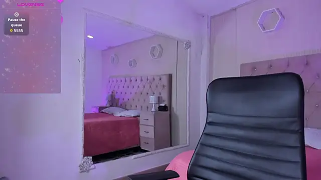 DulcePrince  online show from February 2026 01:07:02 PM