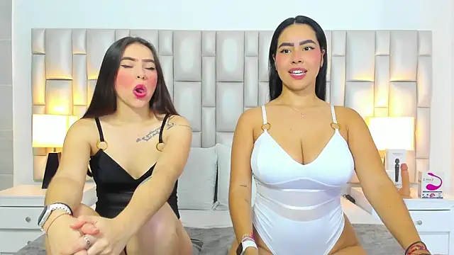 paola katy dicks online show from April 2026 07:48:01 PM