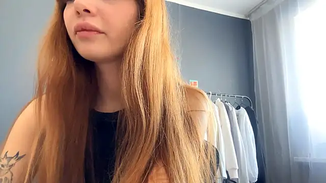 Snapshot of TaliaOgwynn chatting on February 2026 09:04:02 AM TaliaOgwynn online show from February 2026 09:04:02 AM