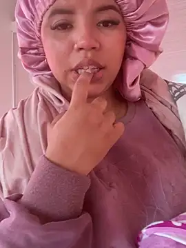 Snapshot of Lucy_strong1 chatting on February 2026 03:05:02 PM Lucy strong1 online show from February 2026 03:05:02 PM