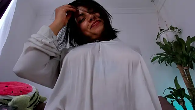 sara-jules online show from May 2026 03:28:01 PM