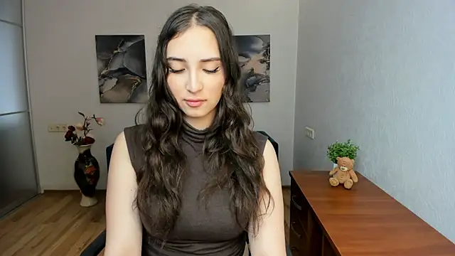 Effy Royse online show from May 2026 05:34:02 AM