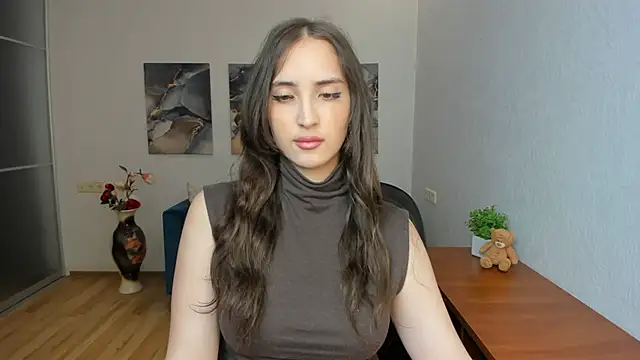 Effy Royse online show from June 2026 05:37:01 PM