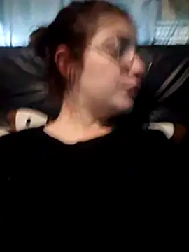 Snapshot of Luna33- chatting on April 2026 08:43:02 PM Luna33- online show from April 2026 08:43:02 PM