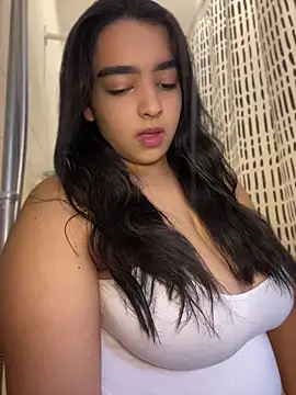 Snapshot of Mayaslow chatting on June 2026 07:55:02 AM Mayaslow online show from June 2026 07:55:02 AM