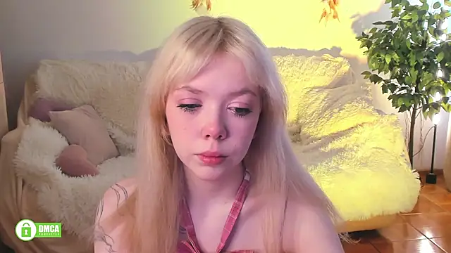 Rochelle kitty online show from April 2026 01:31:02 PM