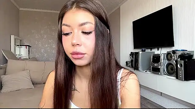 Snapshot of You_Club_Winx chatting on April 2026 07:20:01 AM You Club Winx online show from April 2026 07:20:01 AM