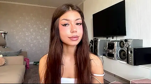 Snapshot of You_Club_Winx chatting on May 2026 06:44:02 AM You Club Winx online show from May 2026 06:44:02 AM