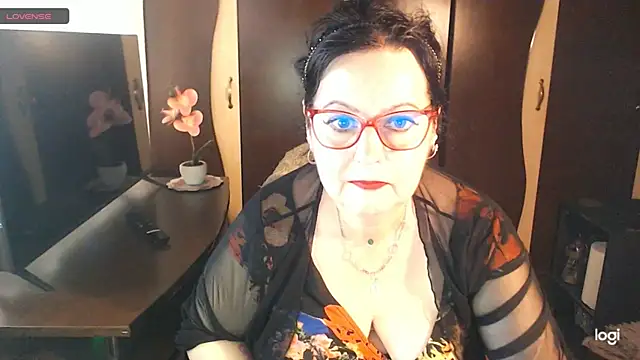 exiMIlf online show from May 2026 12:44:02 PM