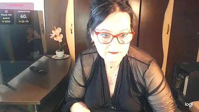 exiMIlf online show from May 2026 12:12:01 PM