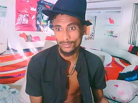 Snapshot of EroticPoison69 chatting on February 2026 05:33:01 PM EroticPoison69 online show from February 2026 05:33:01 PM