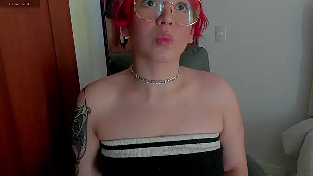 Snapshot of GoonetteMessy chatting on February 2026 07:56:01 PM GoonetteMessy online show from February 2026 07:56:01 PM