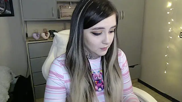 Rin Tozier online show from April 2026 01:22:01 AM