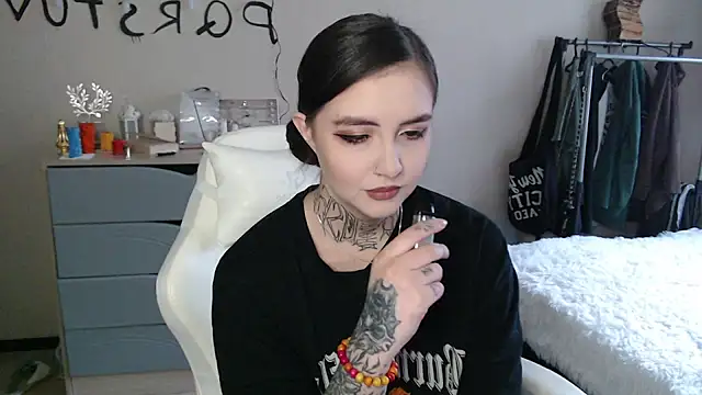 Rin Tozier online show from April 2026 03:22:01 AM